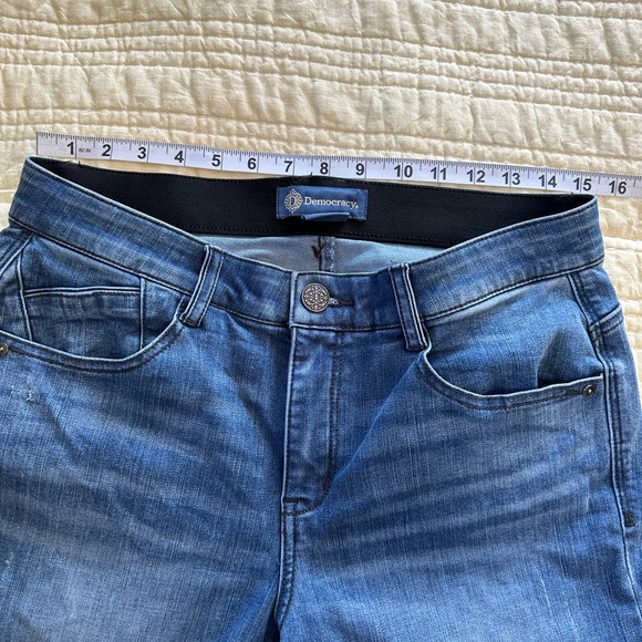 Democracy Straight Leg Jeans with Classic Denim Texture size 10 - Picture 4 of 6